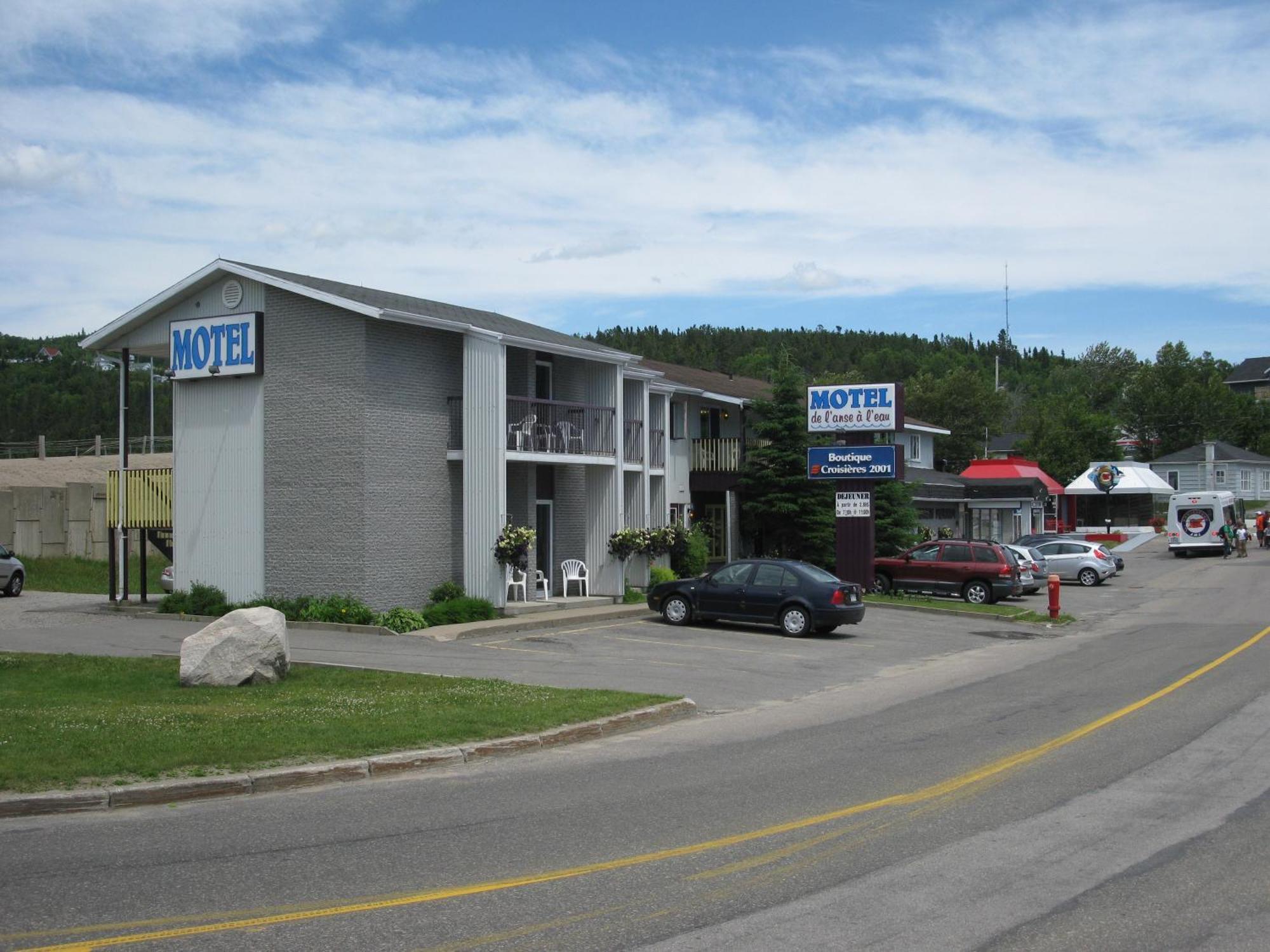 Motel De L'Anse A L'Eau Tadoussac Eksteriør bilde