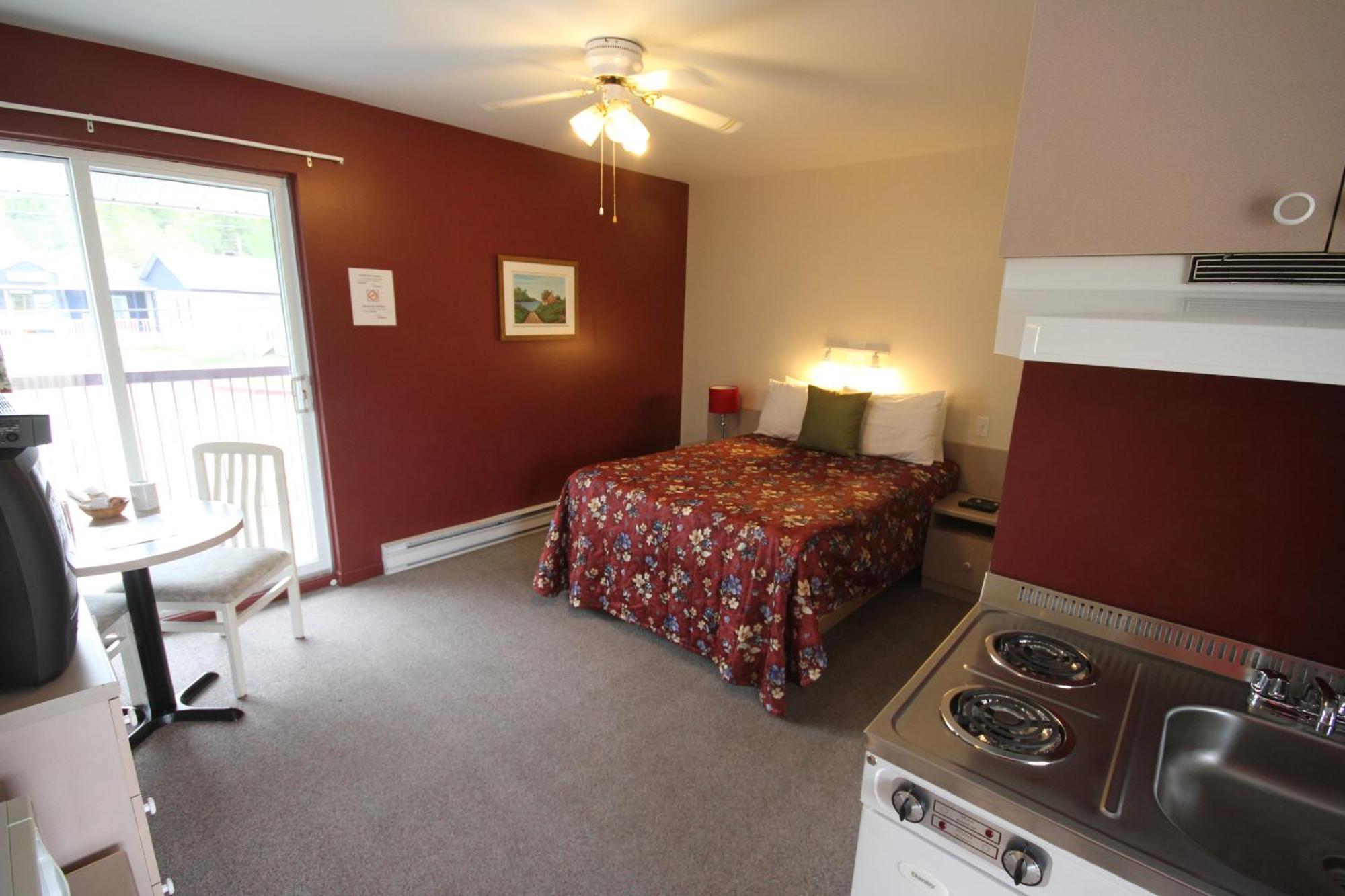 Motel De L'Anse A L'Eau Tadoussac Eksteriør bilde